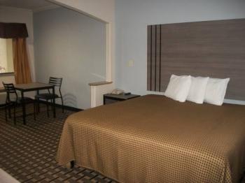 Woodland Inn and Suites Image 10